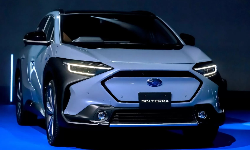 2025 Subaru Solterra Premium Exterior